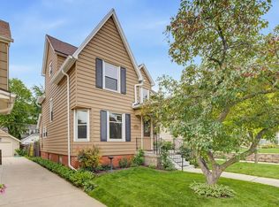 1542 S 79th STREET, West Allis, WI 53214