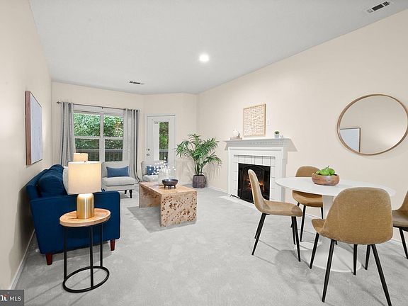 3rd image of 4405 Fair Stone Dr APT 204