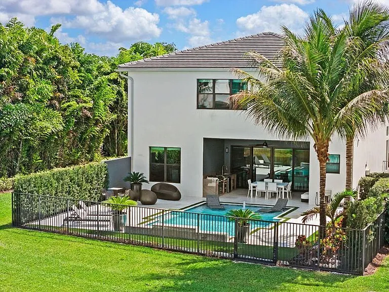 8599 Tower Bridge Ct — Photo 1