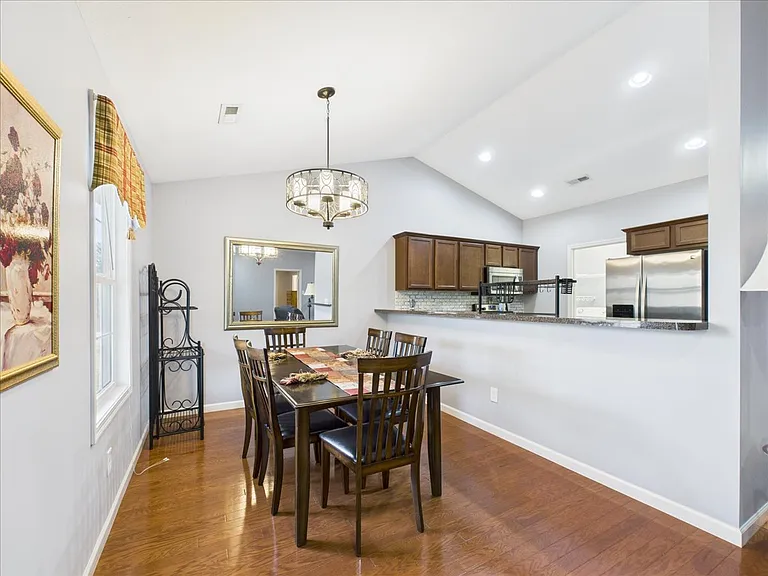 156 Stonefield Dr — Photo 9