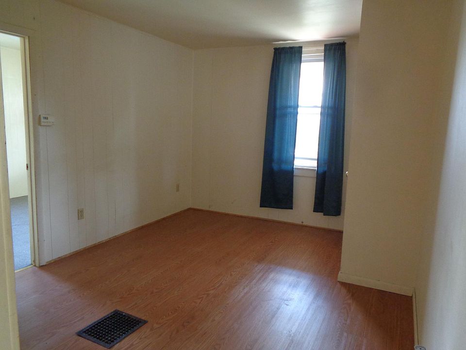 2nd image of 108 Grand Ave