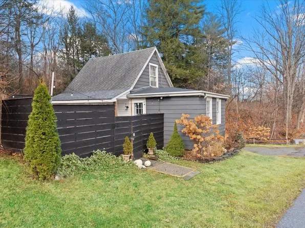 354 Northwest Hill Road, Pownal, VT 05261