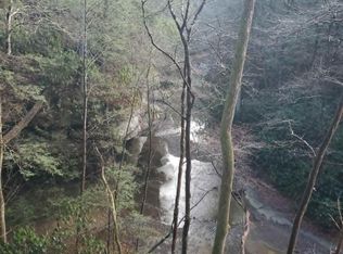 2 Mullins Point Rd, Campton, KY 41301