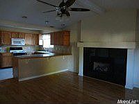 5th image of 2783 La Crescenta Dr
