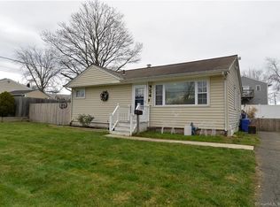 54 Compass Ln, West Haven, CT 06516
