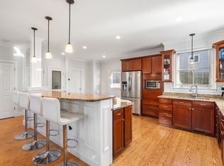 60 Quincy St #60, Watertown, MA 02472