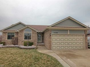46284 Prince Dr, Chesterfield, MI 48051