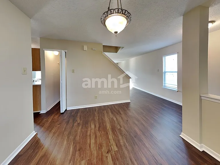 1221 Redwood Dr — Photo 15