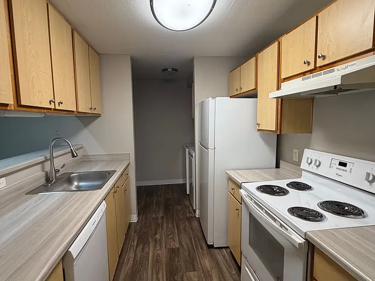 16916 SE Powell Blvd #7 — Photo 6