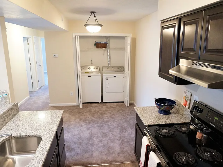 Pembroke Crossing Apartments (825 Crossing Court #103, Virginia Beach, VA 23455) — Photo 25