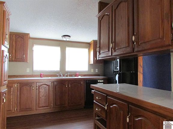 5th image of 210 Linda Ln