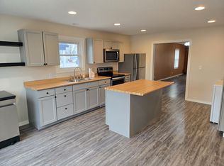 115 1st Ave E, Milan, IL 61264