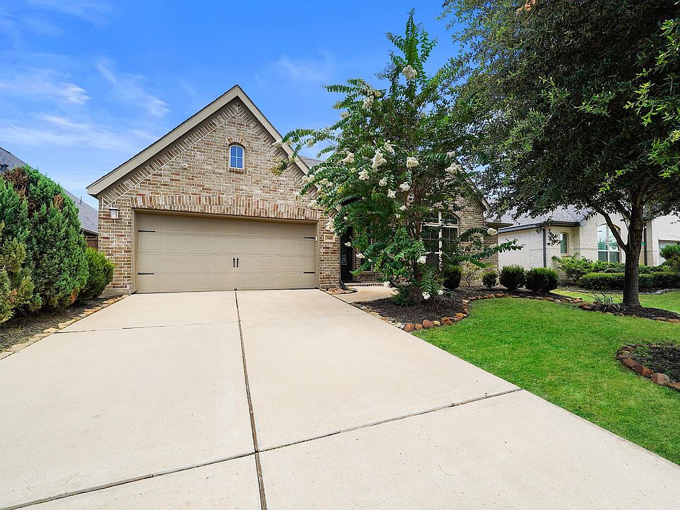 1st image of 28426 Sycamore Falls Ln