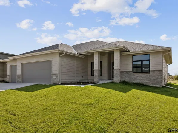 21115 Jessie Ave, Elkhorn, NE 68022