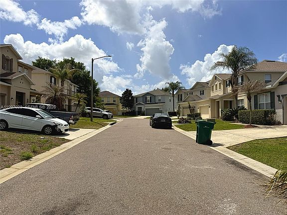 5th image of 233 Aldridge Ln