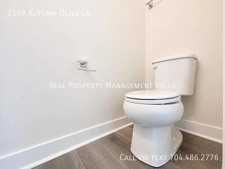 2109 Autumn Olive Ln — Photo 10