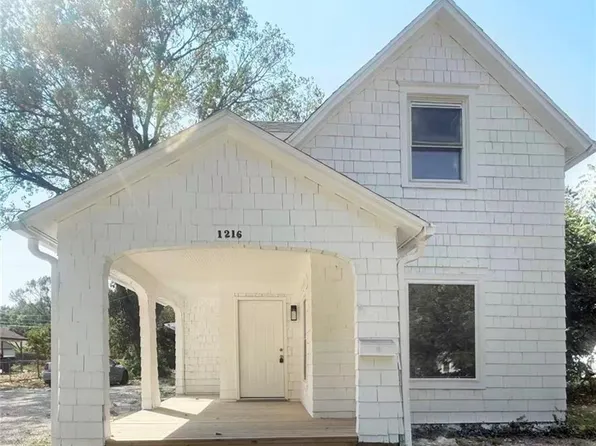 1216 S Cedar St, Ottawa, KS 66067