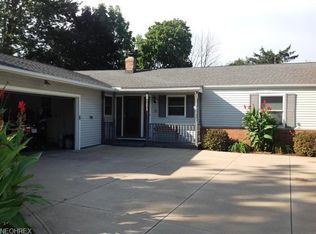 28520 Lynhaven Dr, North Olmsted, OH