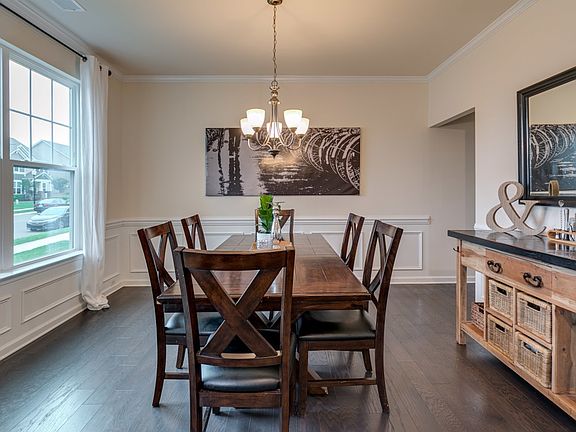 3rd image of 4033 Silverwood Dr