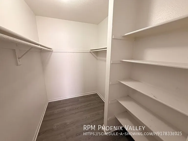 Glendale Groves — Photo 19