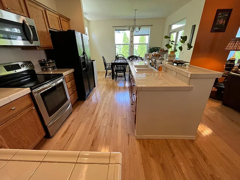 24024 SE 23rd St — Photo 9