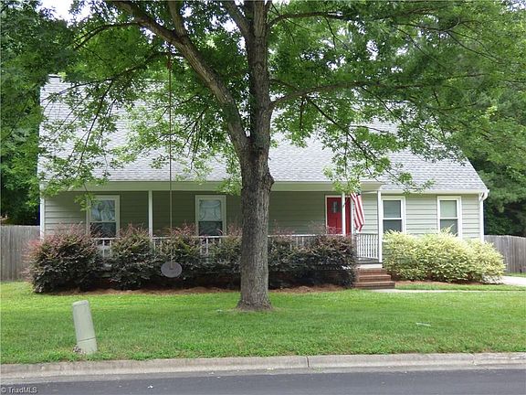 2nd image of 4401 Forest Walk Dr