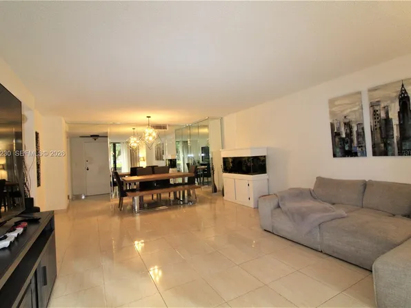 2500 Parkview Dr APT 315, Hallandale, FL 33009
