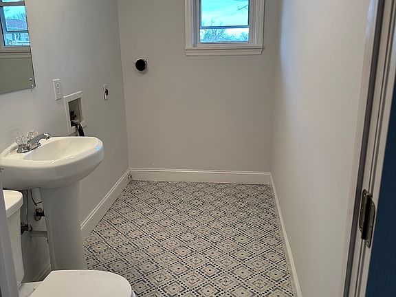 5th image of 904 Gulf Stream Dr
