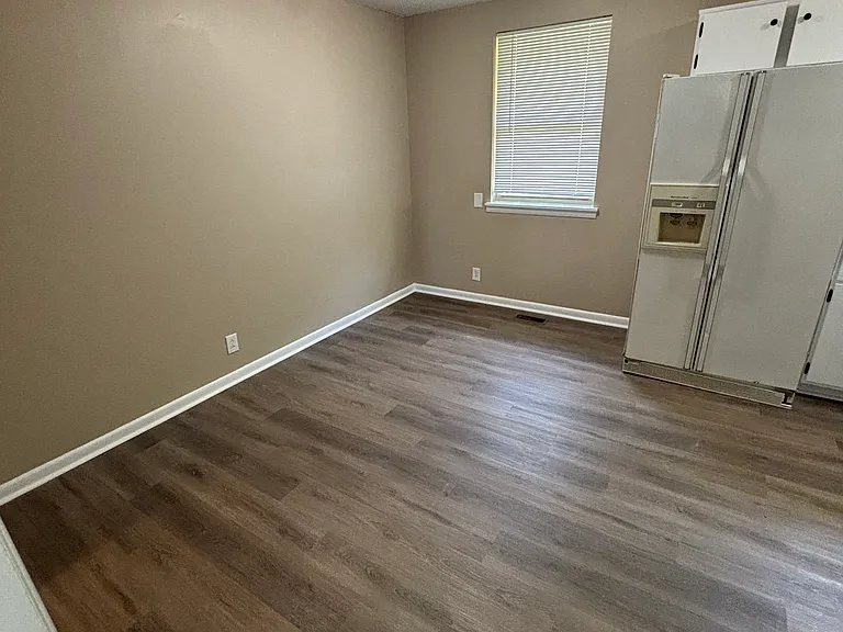 2227 Stokes Rd — Photo 4