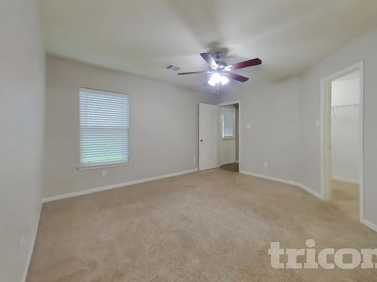 22719 Klingamans Way — Photo 6
