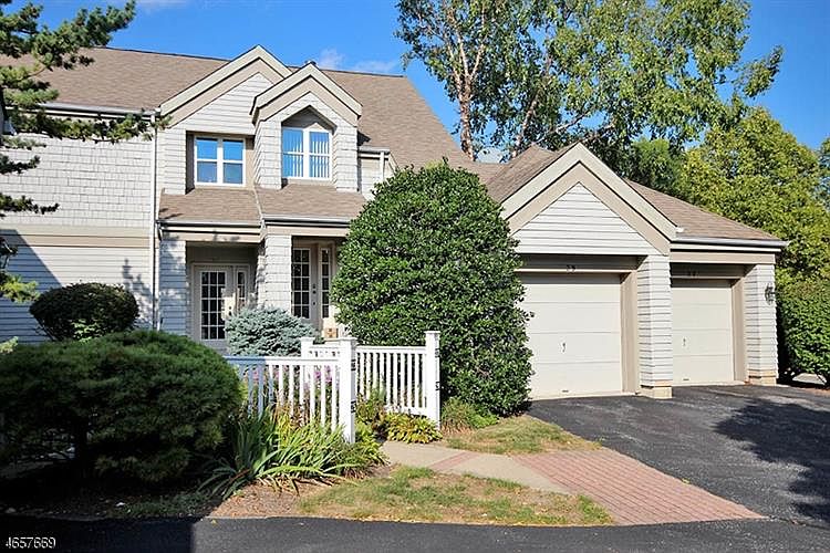 1st image of 27 Harker Hill Dr #2