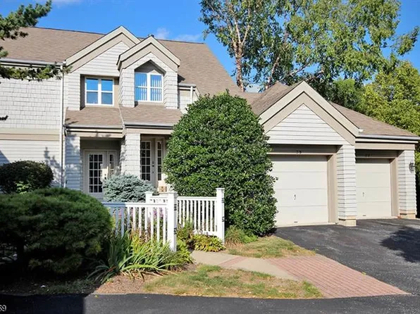 27 Harker Hill Dr #2, Hamburg, NJ 07419