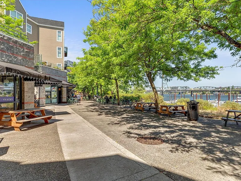 305 S Montgomery St #202 — Photo 22