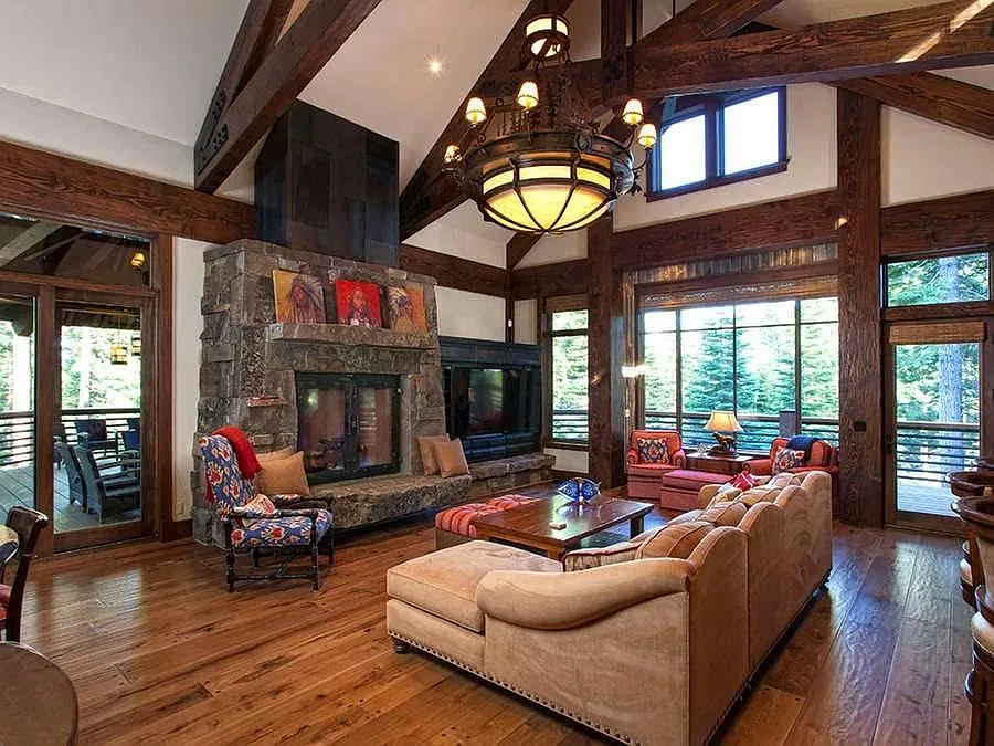 5 bed, 4.5 bath, 9814 sqft, $44,000 — Photo 4