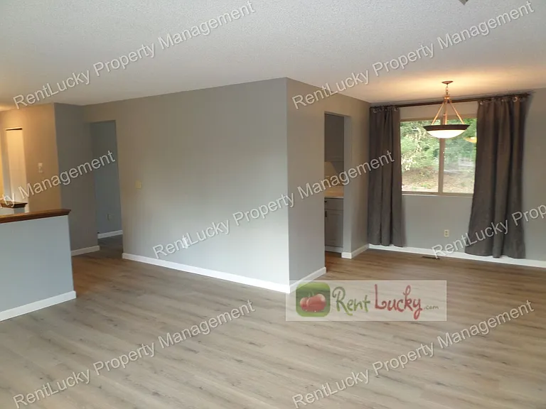 10720 157th Ave NE — Photo 6