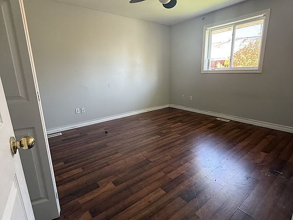 5th image of 674 Labute St