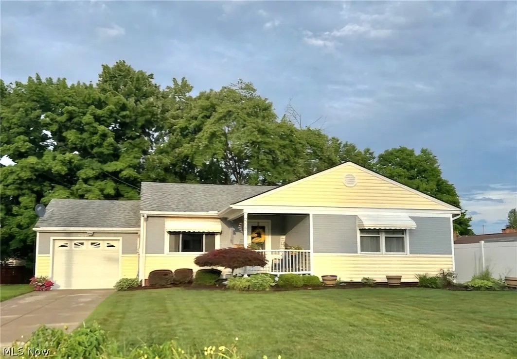 2717 Christine Ln photo 1
