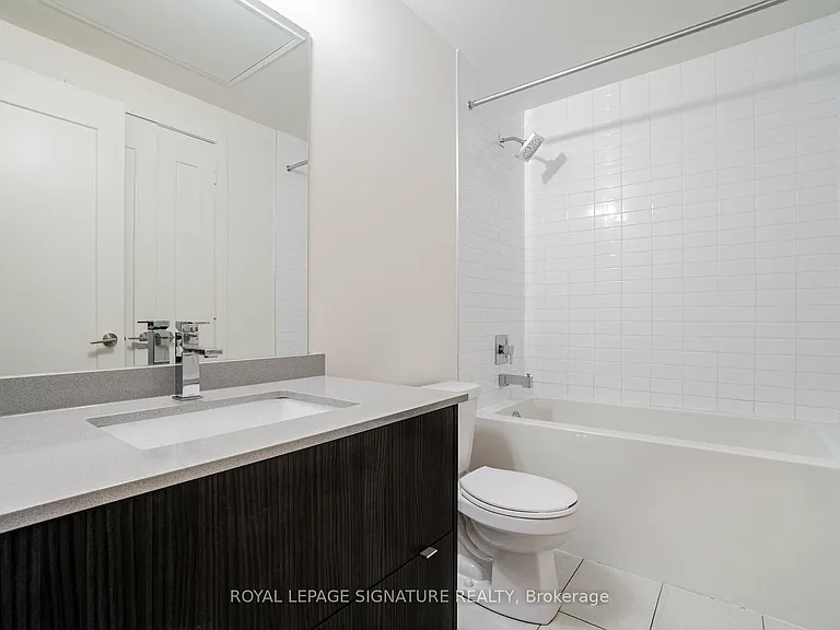 330 Richmond St W #811 — Photo 18