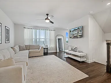 135 Moyer Hill Dr — Photo 3