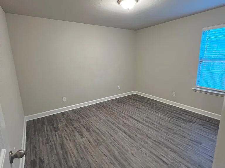 35500 Grovemont Dr — Photo 15