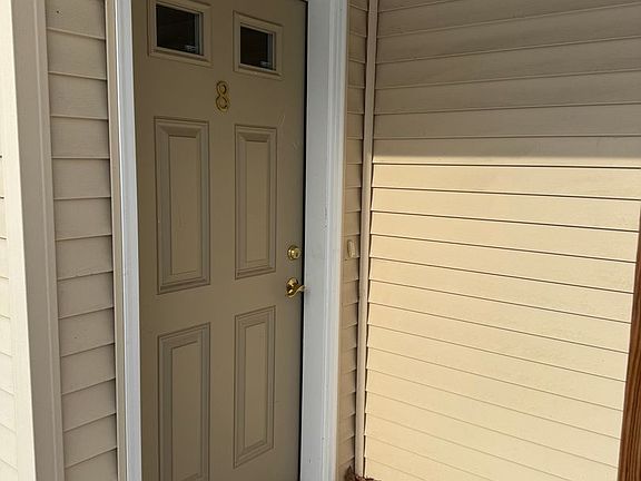4th image of 553 W Sunset Dr #8