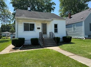 327 Chaney Ave, Crest Hill, IL 60403
