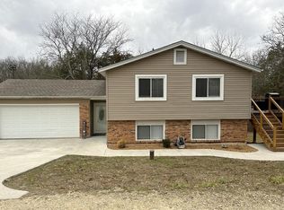 5555 Fairfield Ln, Washington, MO 63090