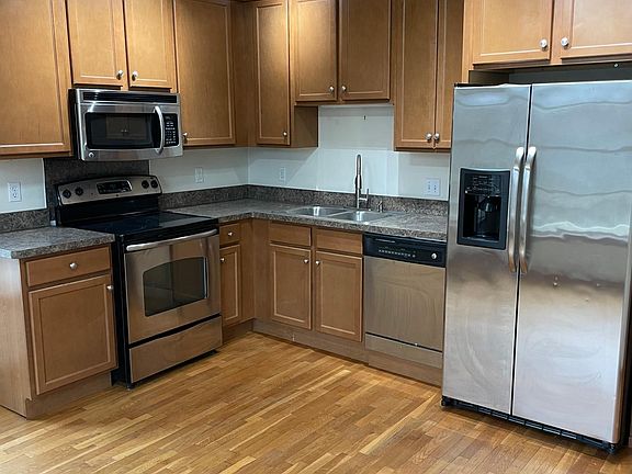 2nd image of 114 E Hamlin St #3