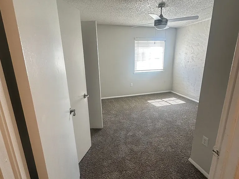 Regency Point Luxury Apartments — Photo 10