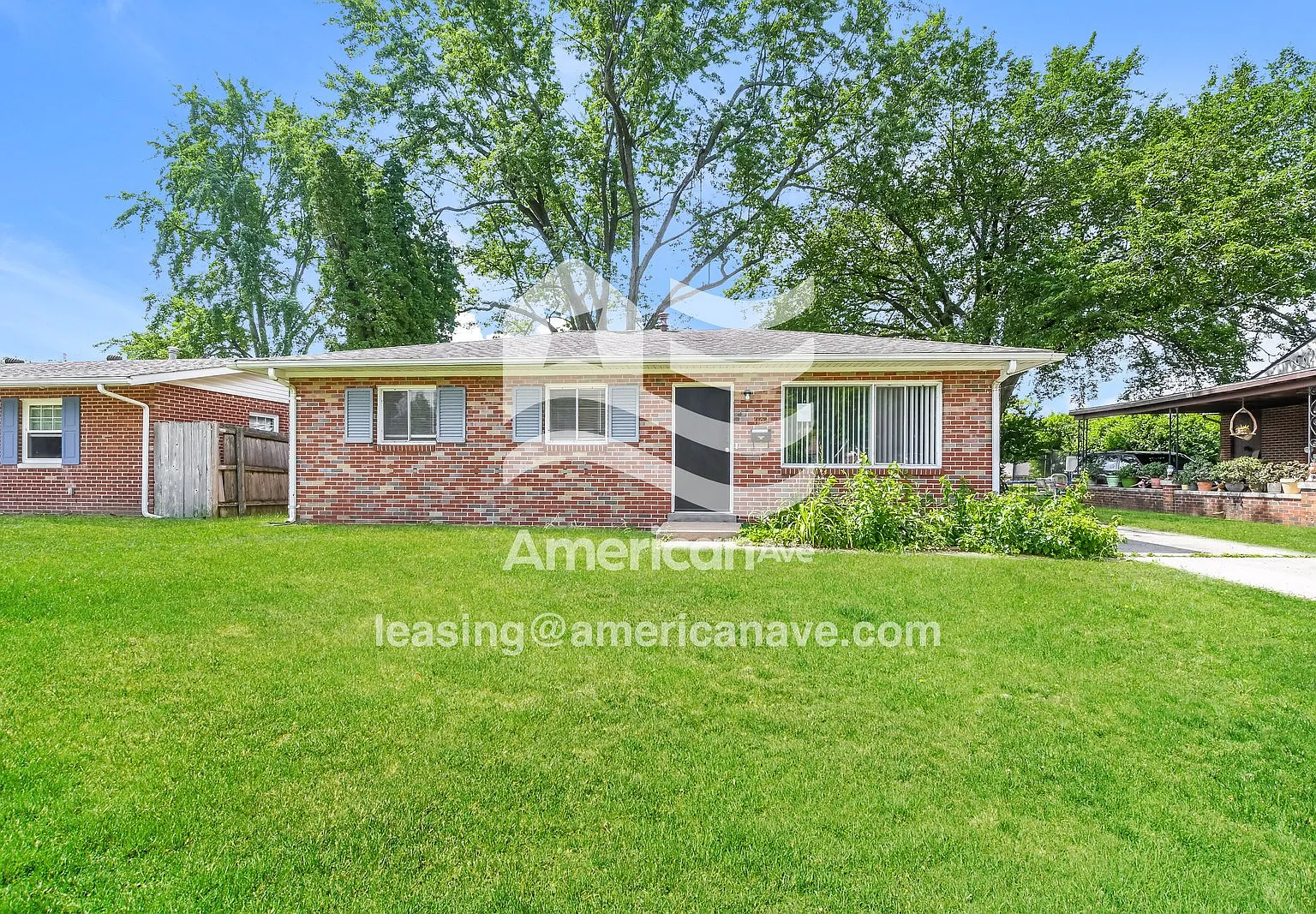 3 bed, 1.0 bath, 925 sqft, $1,272 — Photo 1