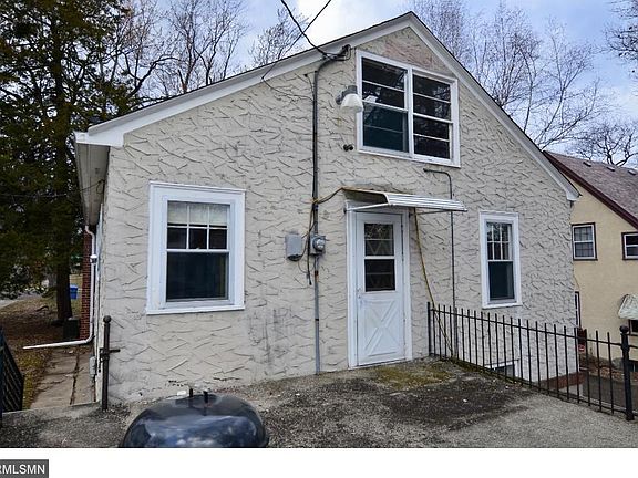 3rd image of 1121 Xerxes Ave S