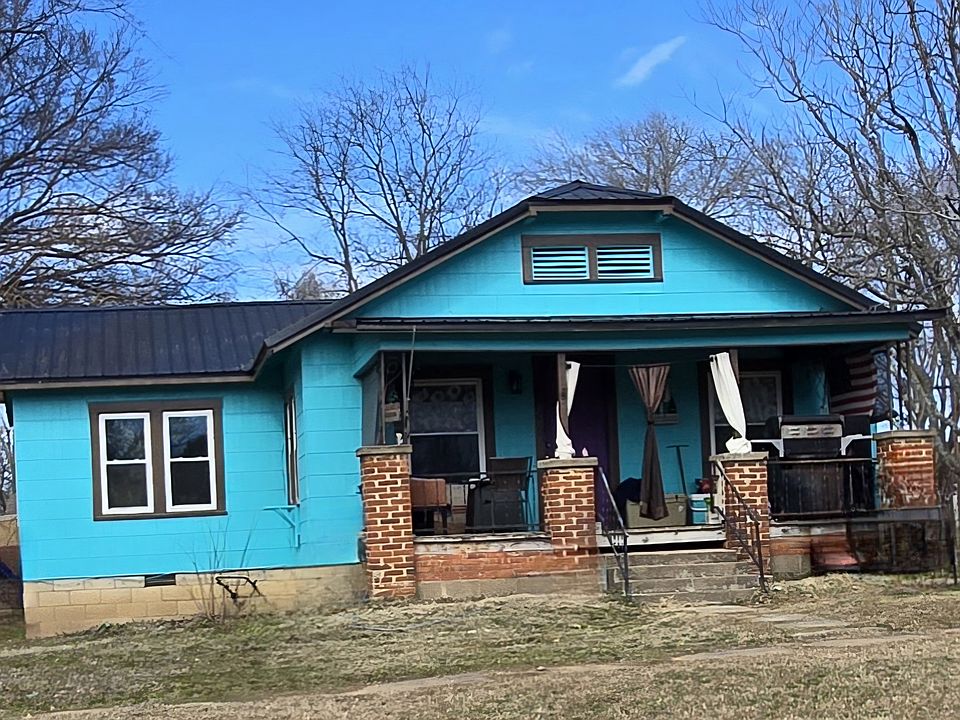 1st image of 225 E Cypress St