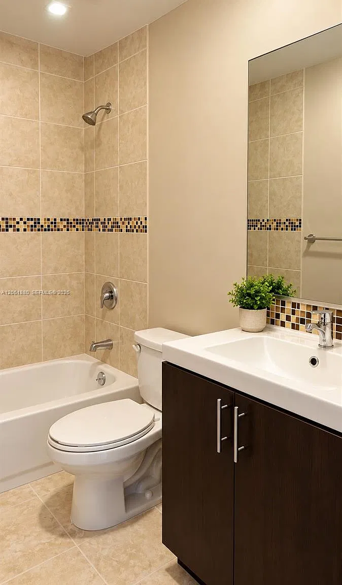 1469 SW 5th St — Photo 4
