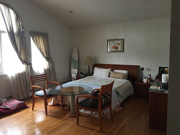 2nd image of 257 Columbus Pl